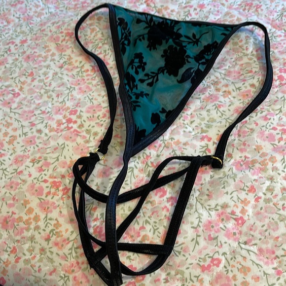 New unworn, green and black bustier - Picture 7 of 7